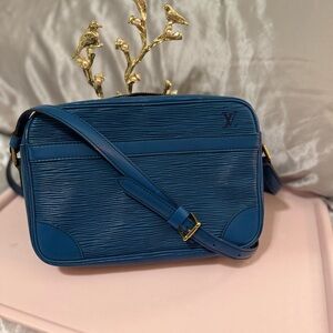 Louis Vuitton Epi Leather Trocadero 24